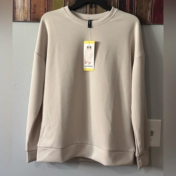 LazyPants Women's set Luxe Crewneck pull over  and shorts - Picture 6 of 9